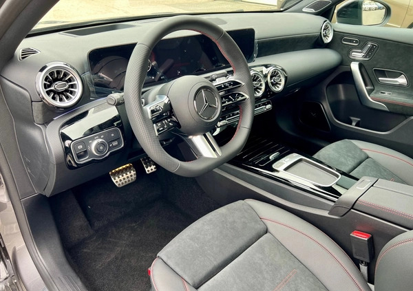 Mercedes-Benz Klasa A cena 205900 przebieg: 3000, rok produkcji 2023 z Warszawa małe 172